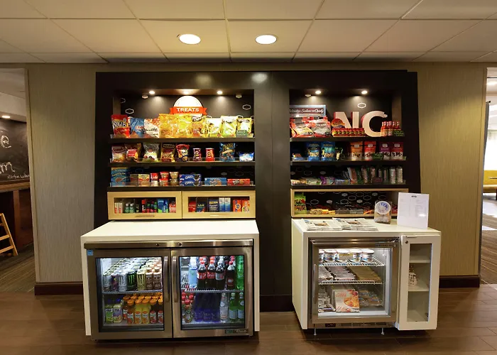 Hampton Hanes Mall Hotel 3*