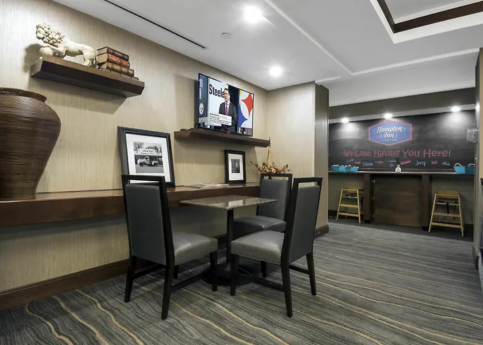 Hotel Hampton Hanes Mall