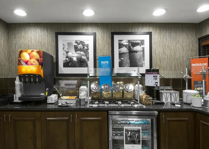 Hotel Hampton Hanes Mall